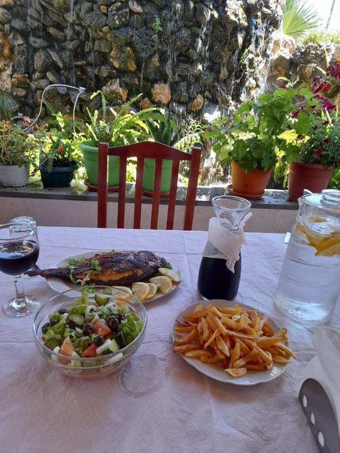 Bar Restorant Hotel Altini Vlorë Esterno foto
